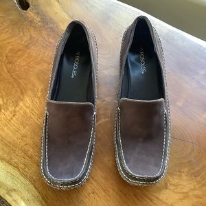AEROSOLES SUEDE LEATHER SHOES